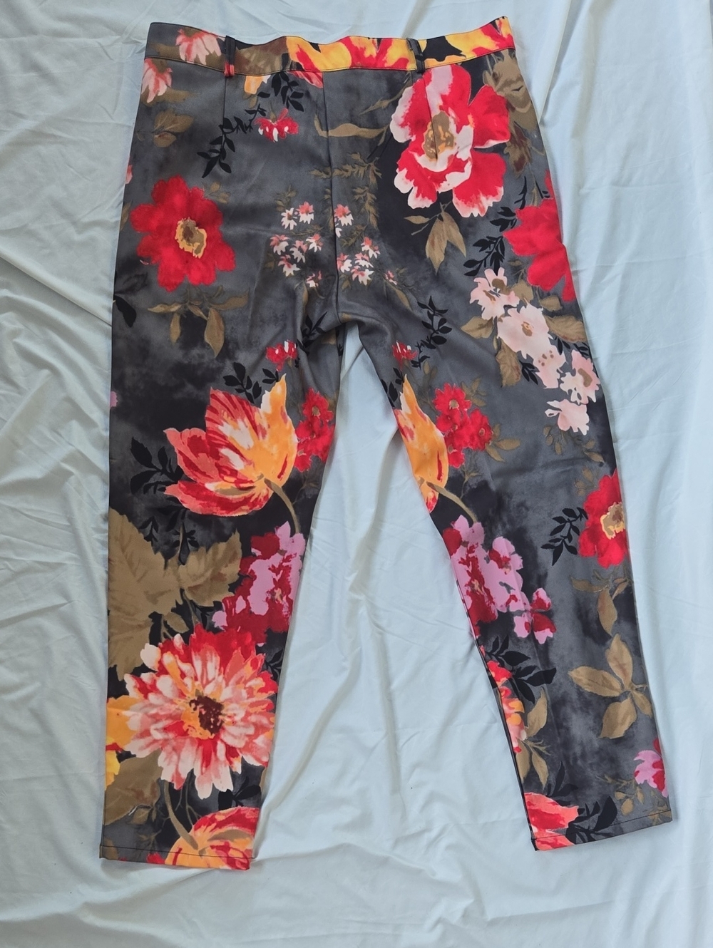 Men's Pants Grey With Multi Color Flowers On Front/Back Beautiful Rich Colors - Picture 9 of 15